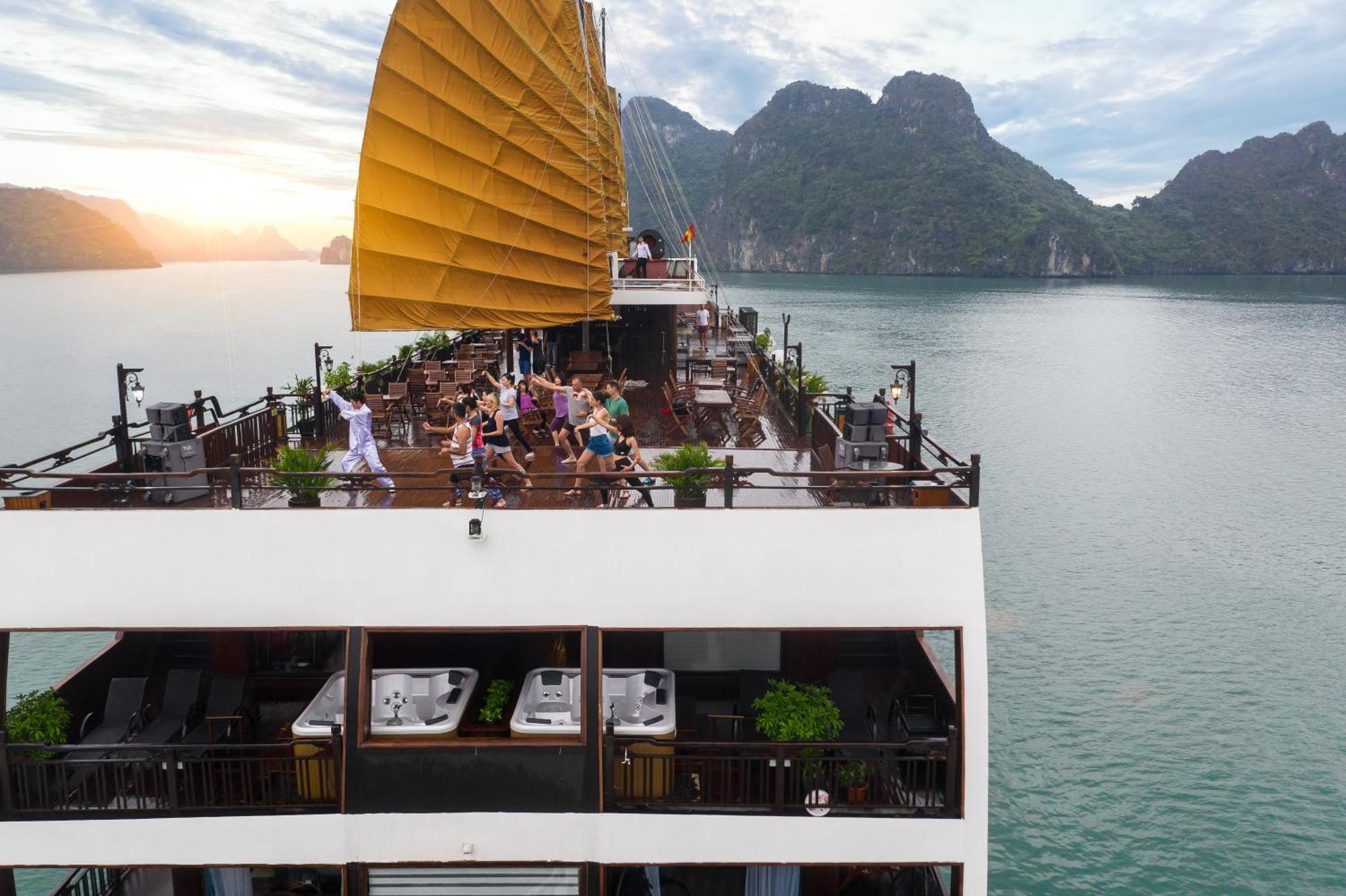Hotel La Regina Legend Cruise Ha Long Zewnętrze zdjęcie